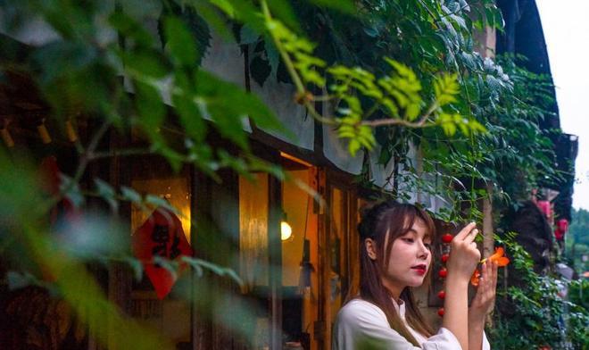 了解北京一美女被黄鼠狼咬住裤腿不松手,“黄大仙”的传说是如何流传开的?,加入知识星球,拓展您的知识视野