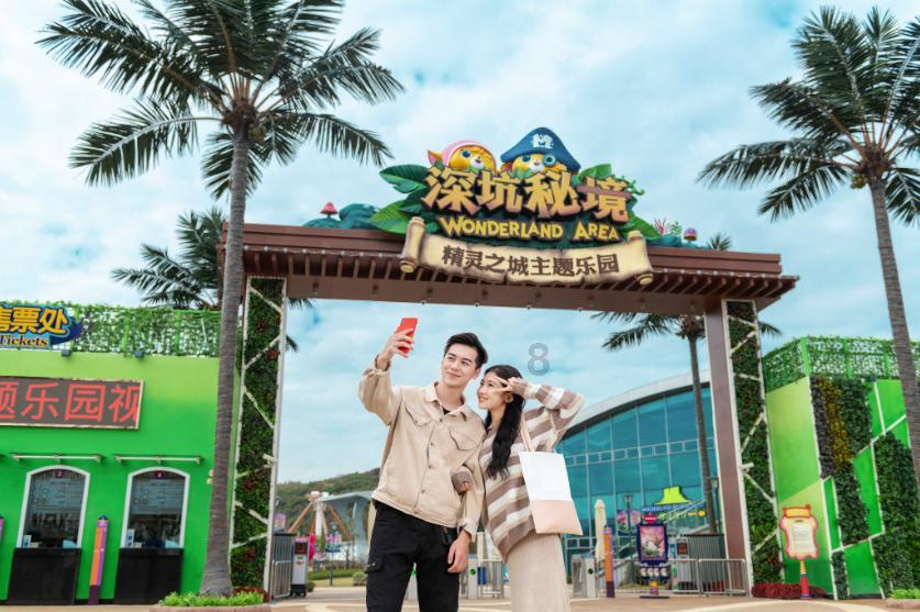 相亲的男生见过两面快过年了给我发红包要收吗？