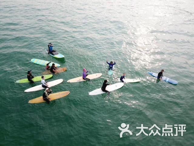 小镇背后隐藏着一个神秘的故事