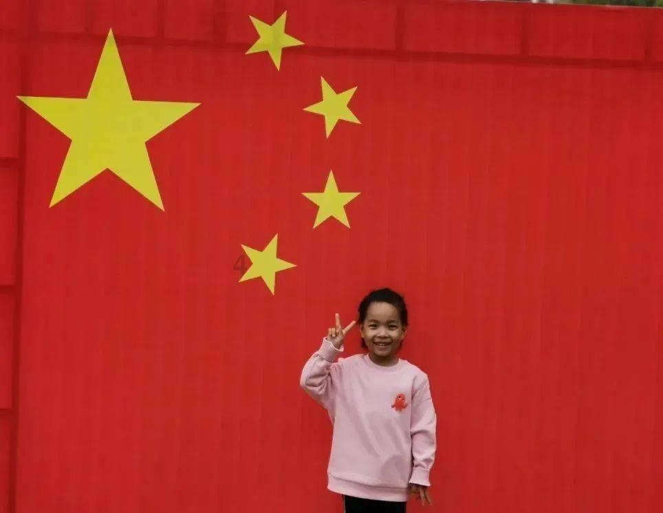 大连一女子等车时在ATM机房避寒,逗留10分钟被银行喊话要求离开,银行工作人员:不能逗留超过8分钟