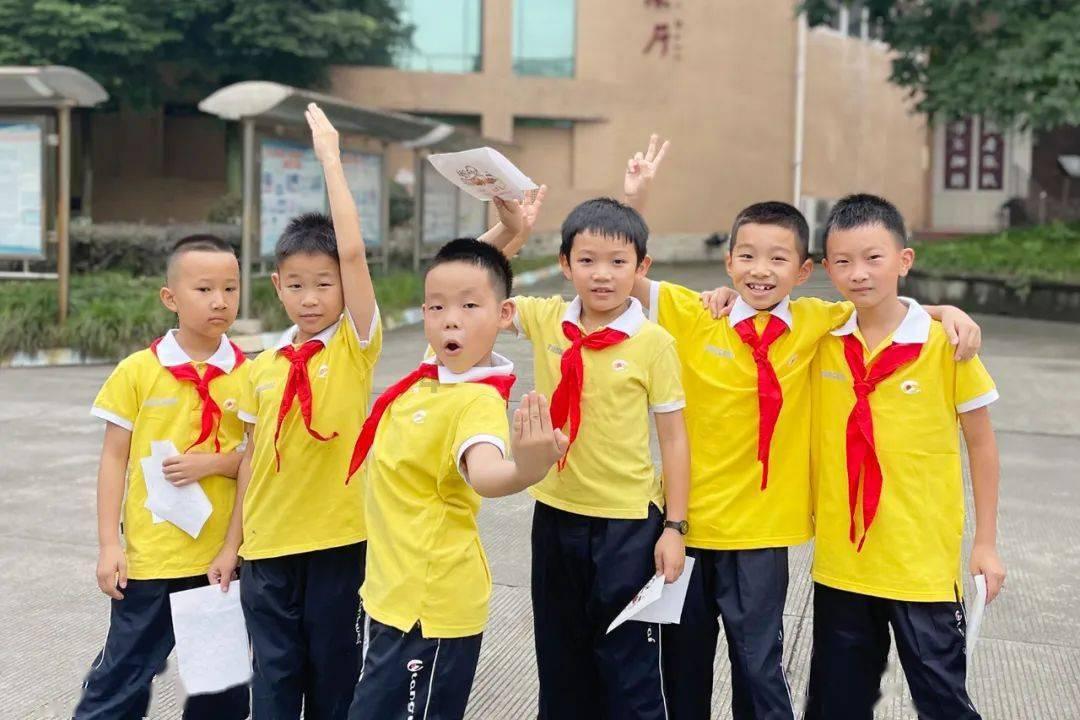 年幼的钱穆考入荡口果育学堂，从此开始崭露头角