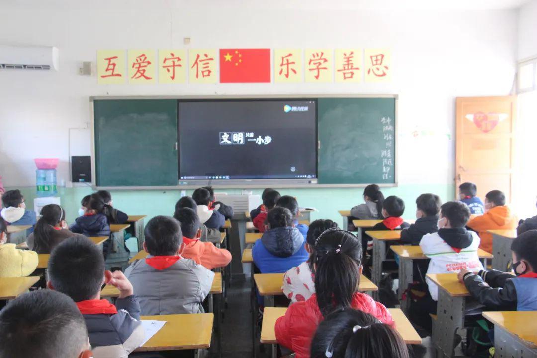 刘备后期打仗为何不带孔明？曾国藩一语道破其中玄机