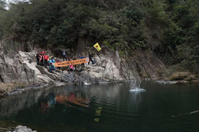 情侣之间接吻碰到口水不会感觉恶心吗？游戏画面