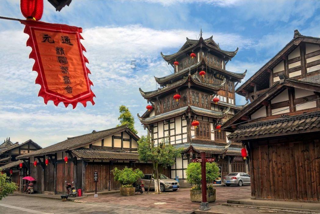 逃离废弃高校