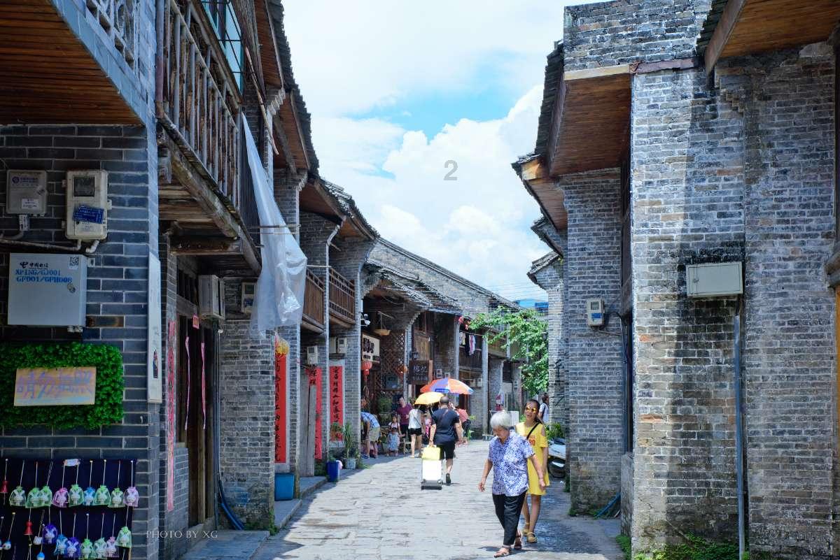 高湖镇新旺村:“小菌棒”推开“致富门”